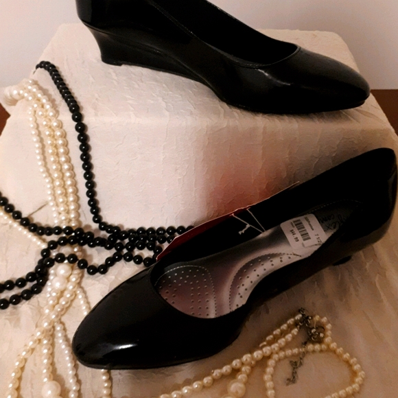 ⭐Host Pick⭐ - Picture 4 of 7